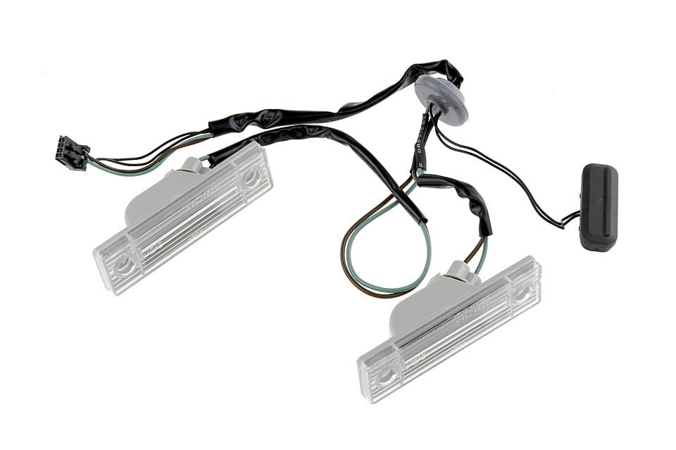 Takaluukun avauskytkin ja rekisterikilvenvalot Cruze 2011- / Orlando 2012-