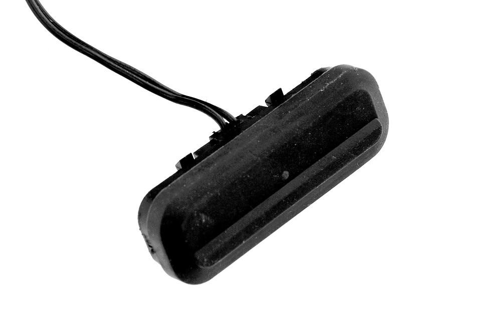 Takaluukun avauskytkin ja rekisterikilvenvalot Cruze 2011- / Orlando 2012- - Image 3