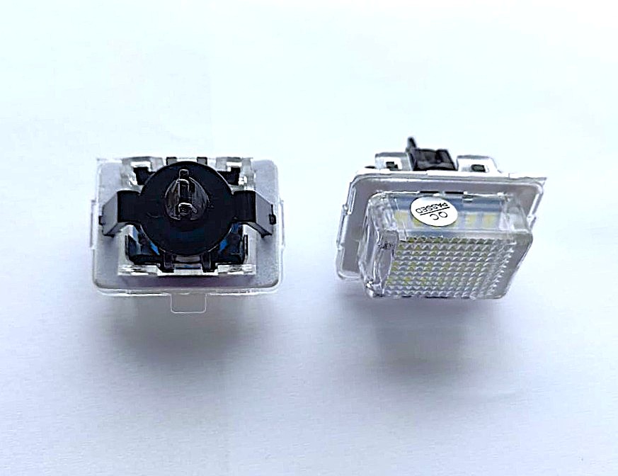 Rekisterikilven valaisinpari LED MB C-sarja W204 / W212